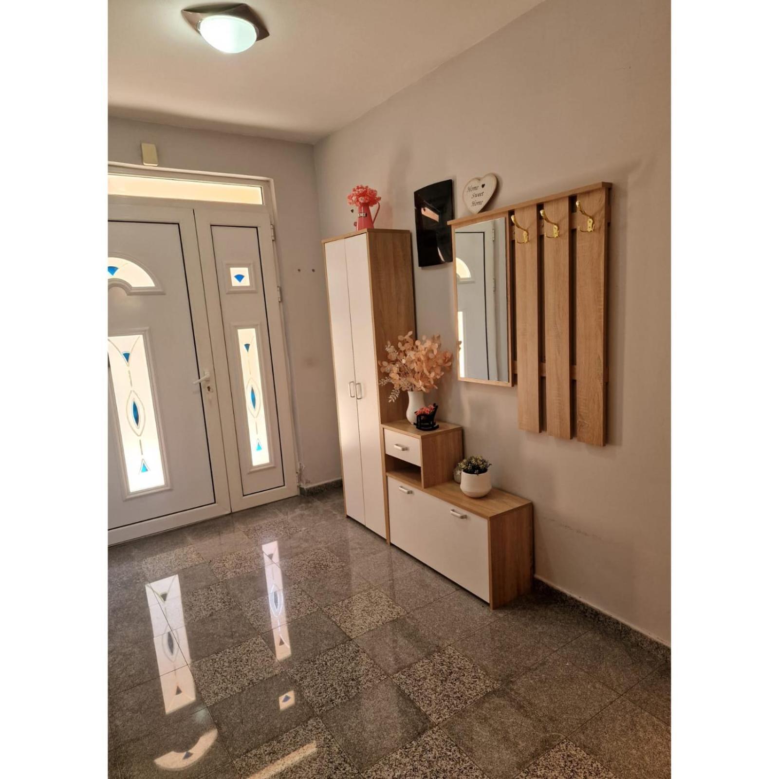 Family Apartment-Dilorena Bar Bagian luar foto