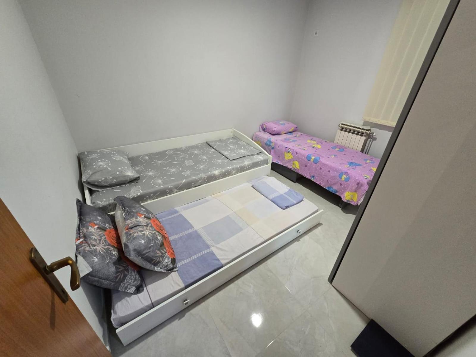 Family Apartment-Dilorena Bar Bagian luar foto
