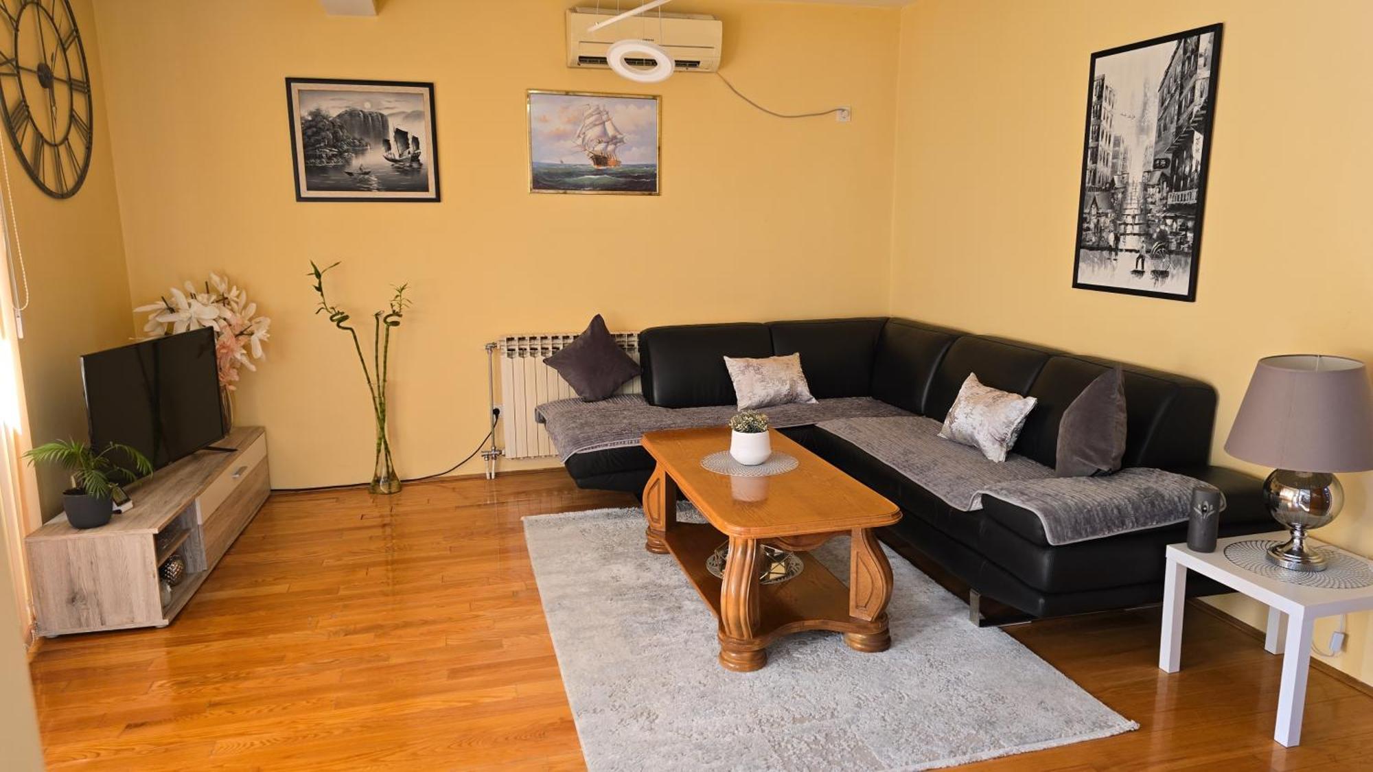 Family Apartment-Dilorena Bar Bagian luar foto